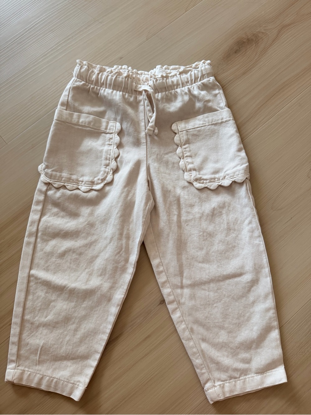 Cat & Jack Cream Scallop-Pocket Joggers